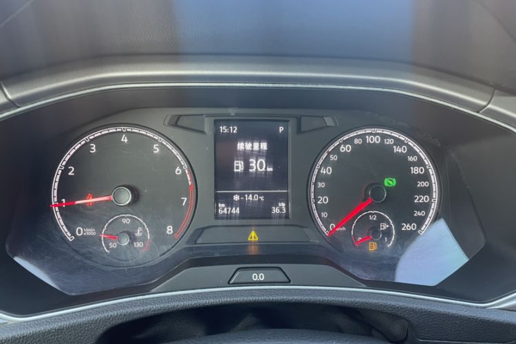 Used Volkswagen T-ROC 2018 230TSI DSG Two-Wheel Drive Advanced Version China V Standard Odometer Close Up