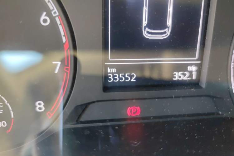 Used Volkswagen T-ROC 2018 280TSI DSG Two-Wheel-Drive Advanced Version China VI Standard Odometer Close Up