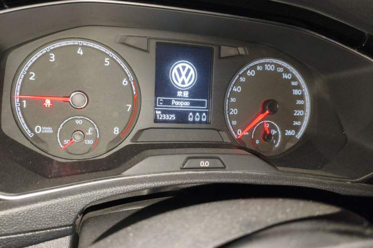 Used Volkswagen T-ROC 2018 280TSI DSG Two-Wheel Drive Comfort Version China VI Standard Odometer Close Up