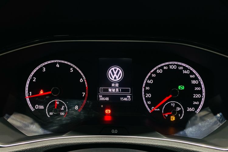 Used Volkswagen T-ROC 2018 280TSI DSG Two-Wheel Drive Comfort Version China VI Standard Odometer Close Up