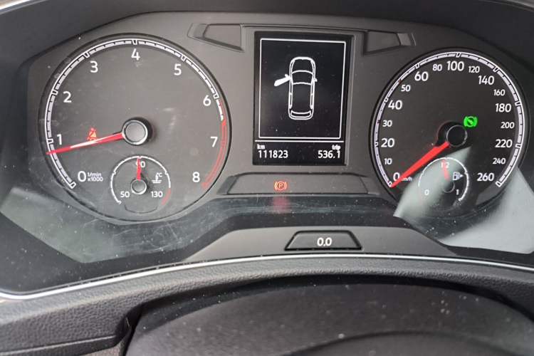 Used Volkswagen T-ROC 2018 280TSI DSG Two-Wheel Drive Advanced Version China V Emission Standard Odometer Close Up