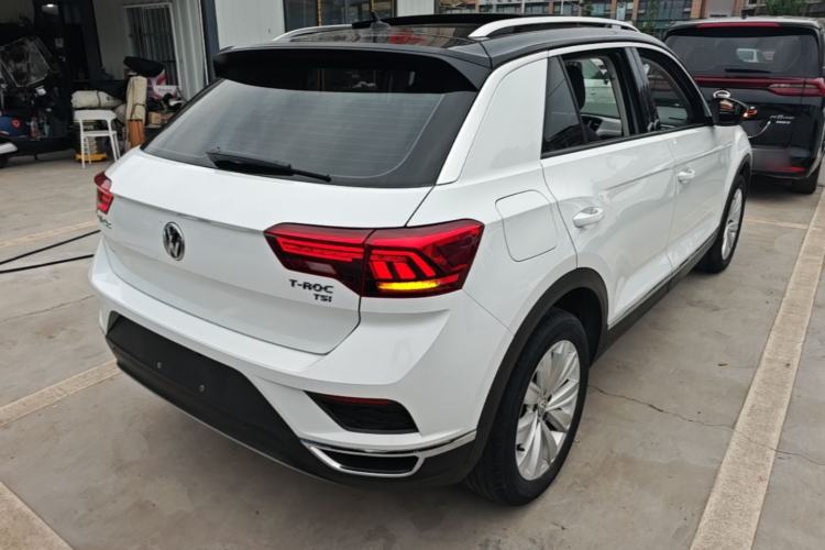 Used Volkswagen T-ROC 2018 230TSI DSG Two-Wheel Drive Advanced Version China VI Standard Rear Right 45 Deg