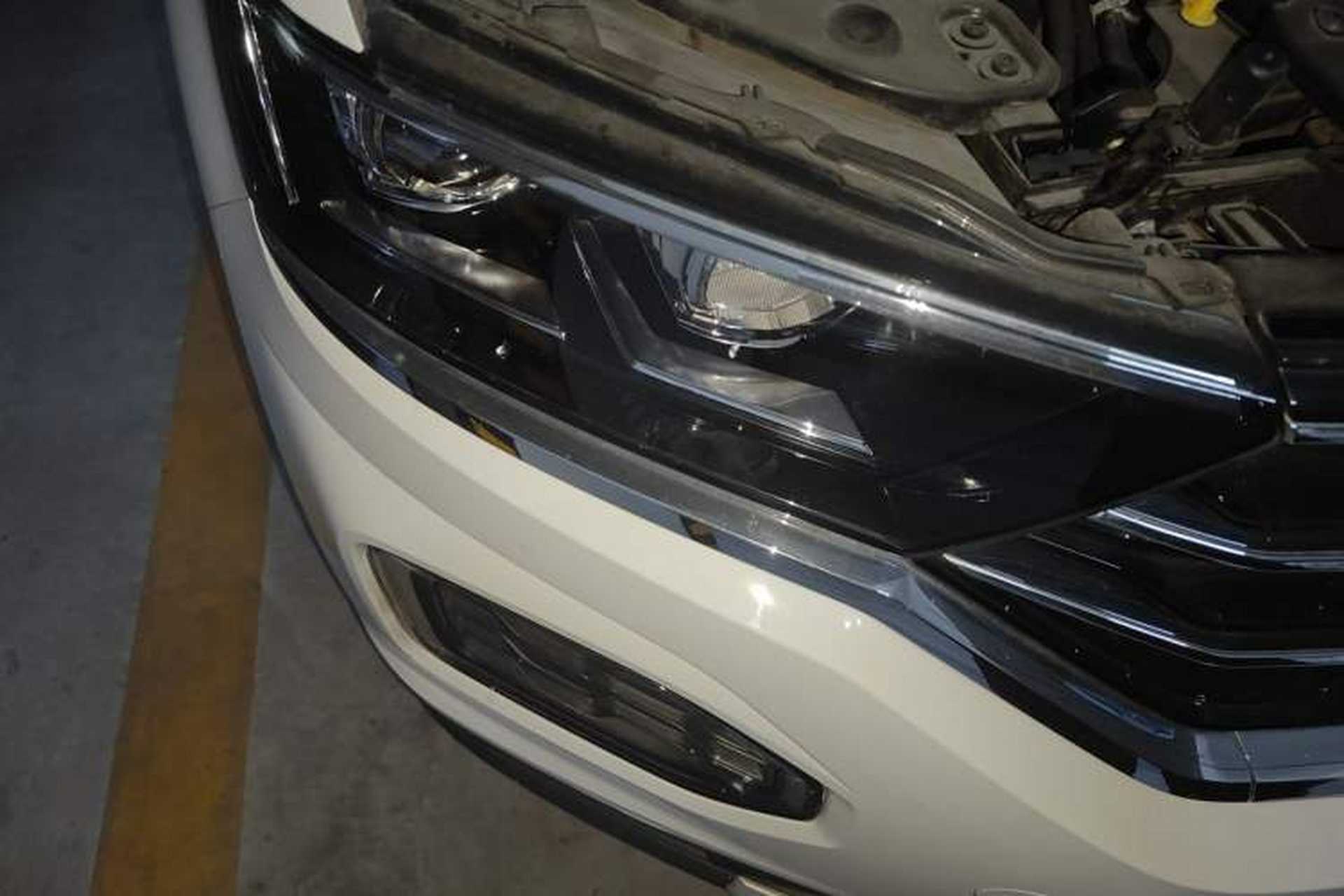 Used Volkswagen T-ROC 2018 280TSI DSG Two-Wheel-Drive Luxury Version China V Emission Standard Right Front Headlight