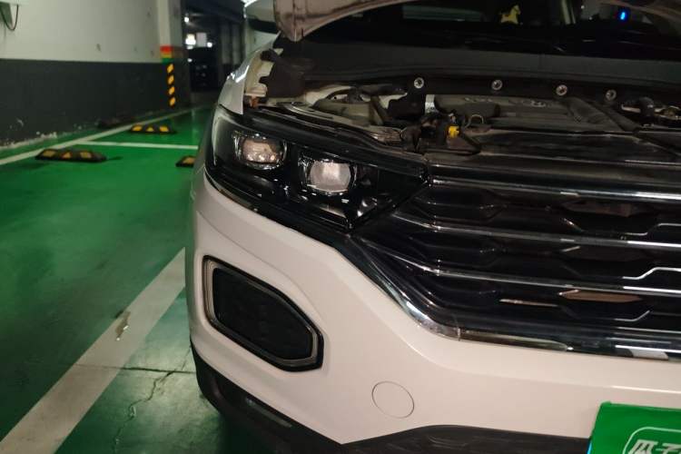 Used Volkswagen T-ROC 2018 280TSI DSG Four-Wheel Drive Comfort Version China V Standard Right Front Headlight