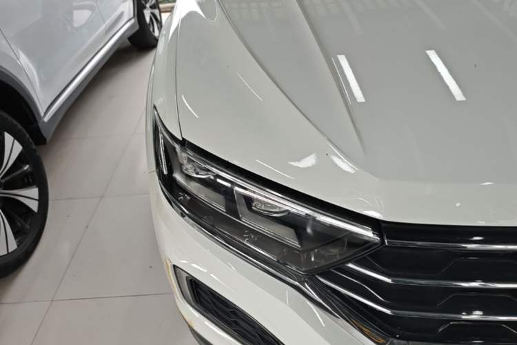 Used Volkswagen T-ROC 2018 280TSI DSG Two-Wheel-Drive Comfort Version China V Standard Right Front Headlight