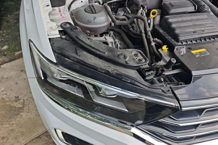 Used Volkswagen T-ROC 2018 280TSI DSG Two-Wheel-Drive Comfort Version China V Standard Right Front Headlight