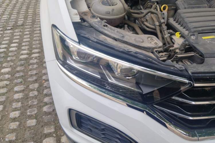 Used Volkswagen T-ROC 2018 280TSI DSG Four-Wheel Drive Luxury Version China V Emission Standard Right Front Headlight
