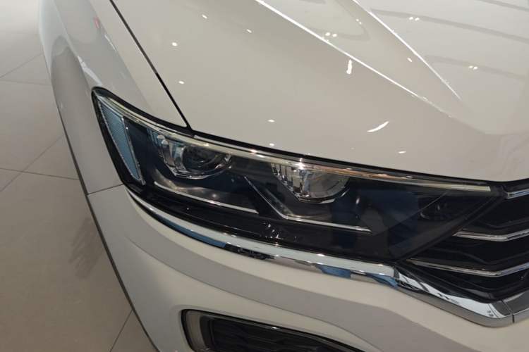 Used Volkswagen T-ROC 2018 230TSI DSG Two-Wheel Drive Advanced Version China V Standard Right Front Headlight