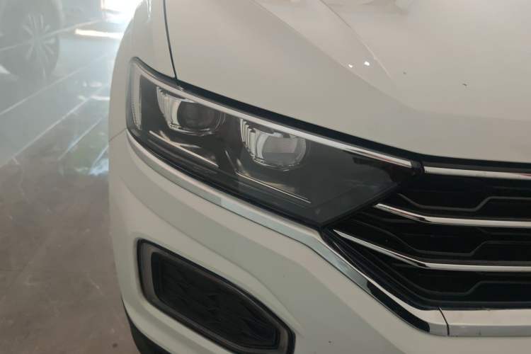 Used Volkswagen T-ROC 2018 280TSI DSG Two-Wheel-Drive Comfort Version China V Standard Right Front Headlight