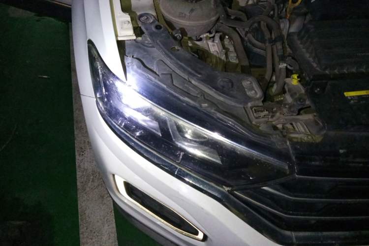 Used Volkswagen T-ROC 2018 230TSI DSG Two-Wheel Drive Advanced Version China V Standard Right Front Headlight