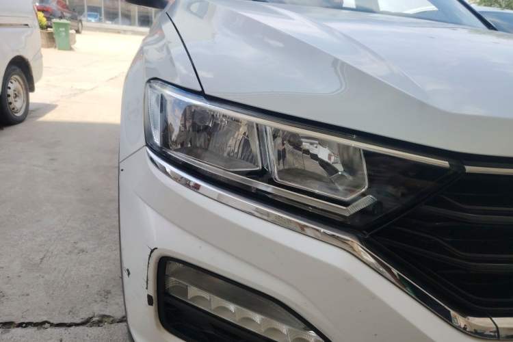Used Volkswagen T-ROC 2018 230TSI DSG Two-Wheel Drive Fashion Edition China V Standard Right Front Headlight