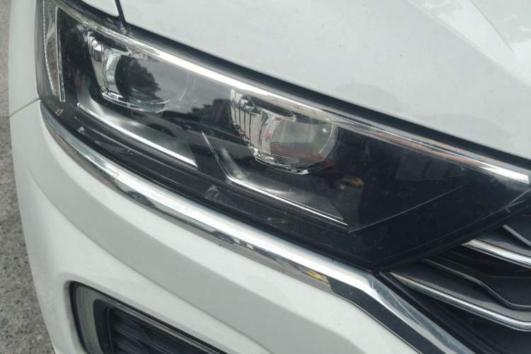Used Volkswagen T-ROC 2018 230TSI DSG Two-Wheel Drive Advanced Version China V Standard Right Front Headlight