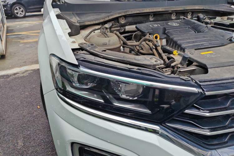Used Volkswagen T-ROC 2018 280TSI DSG Two-Wheel-Drive Comfort Version China V Standard Right Front Headlight
