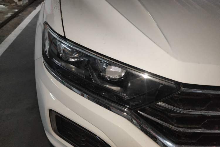 Used Volkswagen T-ROC 2018 280TSI DSG Two-Wheel-Drive Comfort Version China V Standard Right Front Headlight