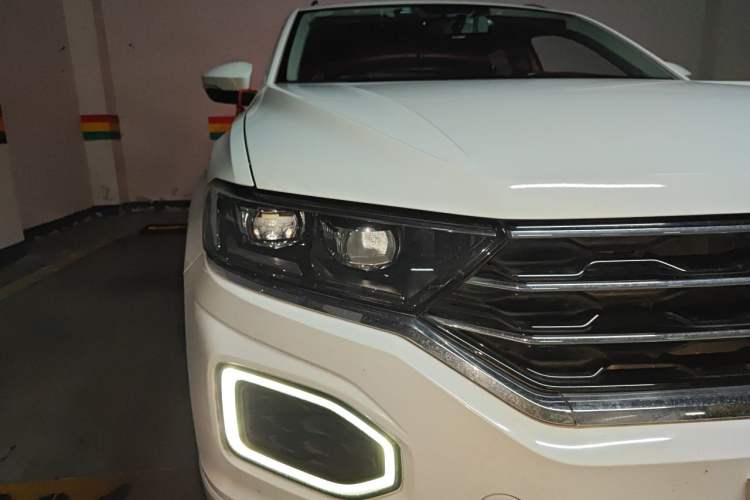 Used Volkswagen T-ROC 2018 280TSI DSG Two-Wheel-Drive Comfort Version China V Standard Right Front Headlight