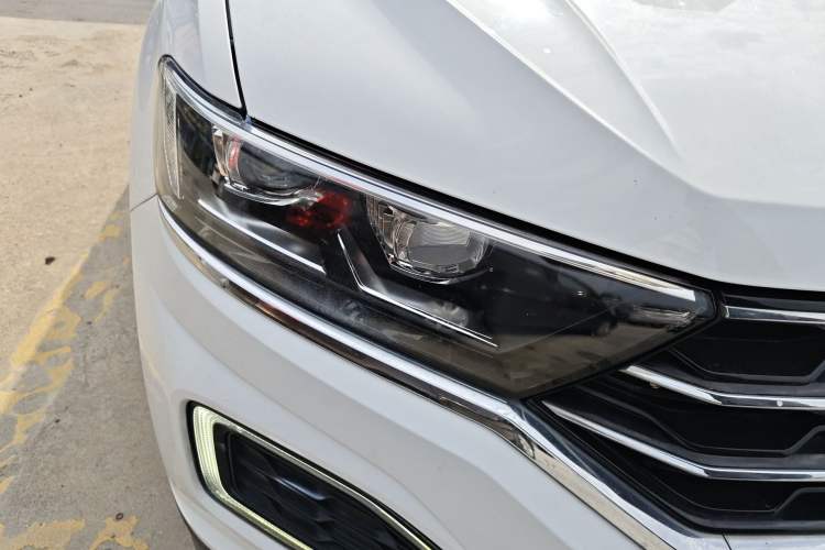 Used Volkswagen T-ROC 2018 230TSI DSG Two-Wheel Drive Advanced Version China V Standard Right Front Headlight