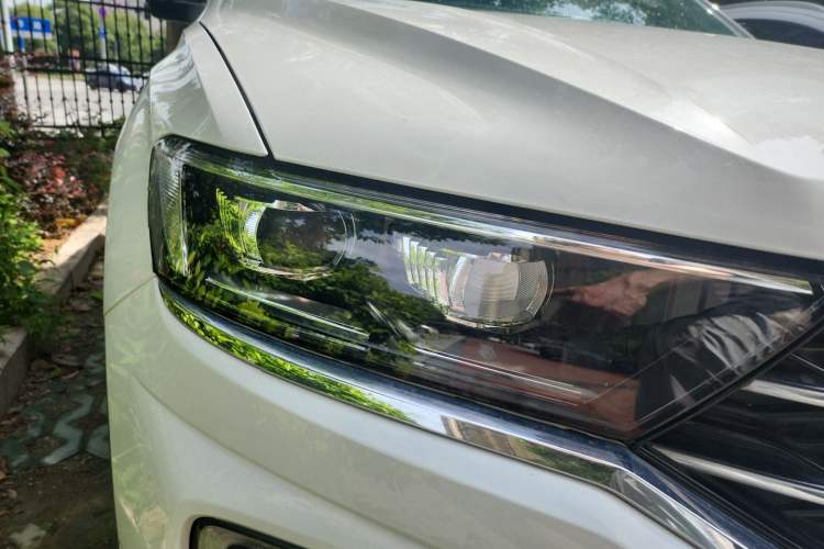 Used Volkswagen T-ROC 2018 280TSI DSG Two-Wheel-Drive Comfort Version China V Standard Right Front Headlight