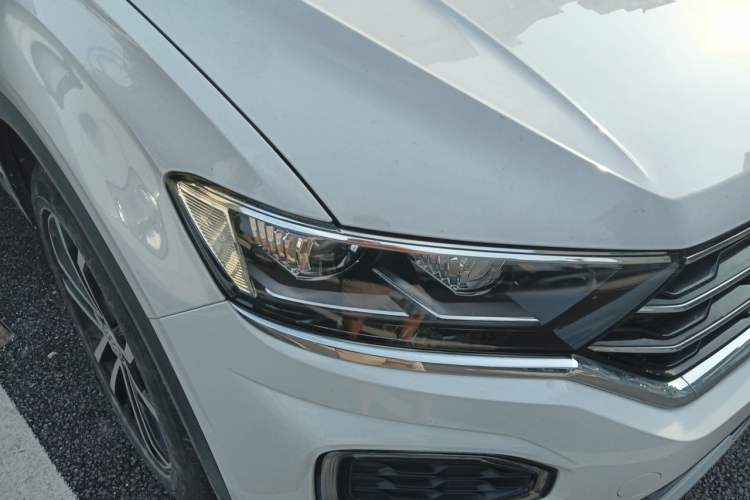 Used Volkswagen T-ROC 2018 280TSI DSG Two-Wheel Drive Luxury Version China VI Standard Right Front Headlight