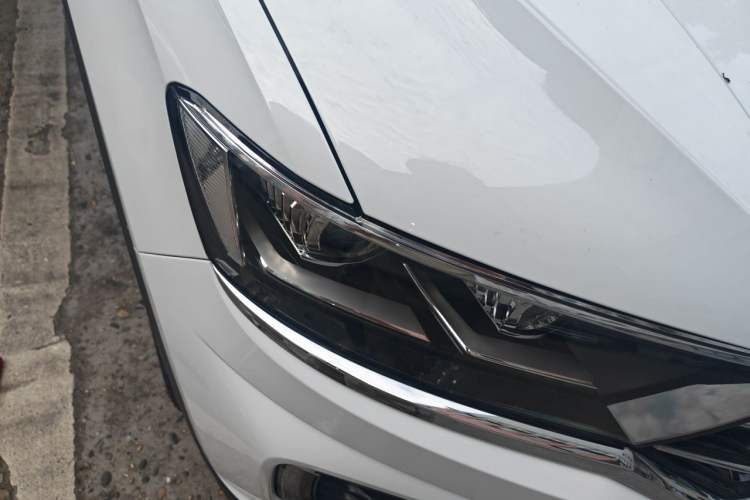 Used Volkswagen T-ROC 2018 280TSI DSG Two-Wheel-Drive Comfort Version China V Standard Right Front Headlight