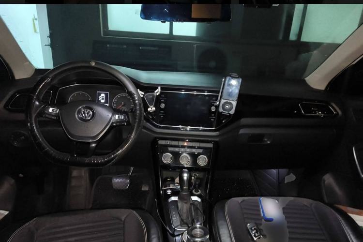 Used Volkswagen T-ROC 2018 280TSI DSG Four-Wheel Drive Luxury Version China V Emission Standard Right Front Seat