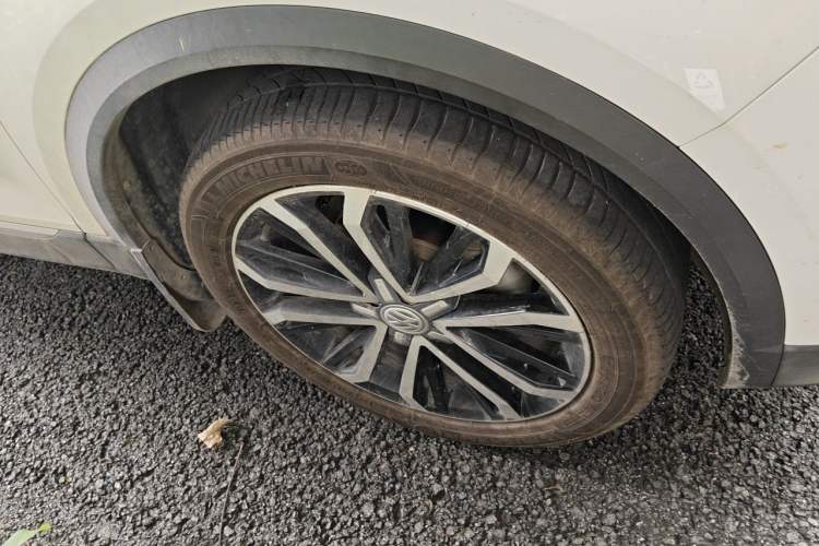 Used Volkswagen T-ROC 2018 280TSI DSG Two-Wheel-Drive Comfort Version China V Standard Right Front Wheel Hub