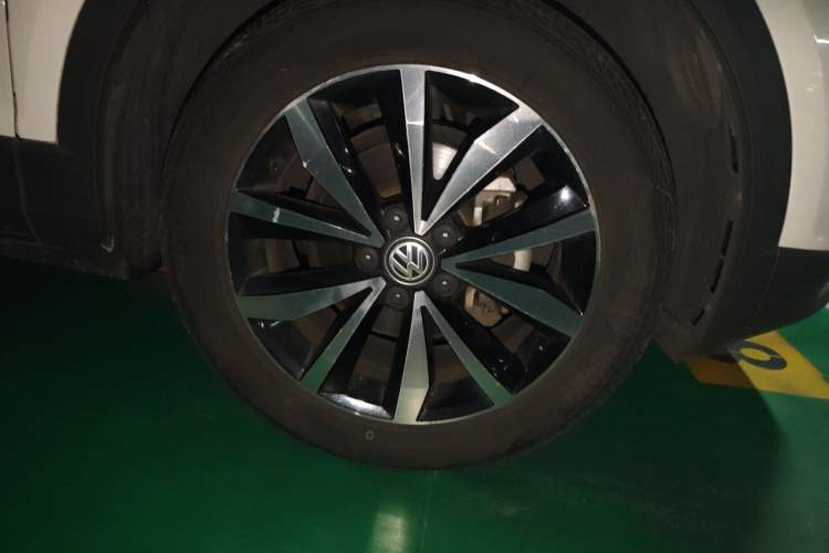 Used Volkswagen T-ROC 2018 280TSI DSG Four-Wheel Drive Comfort Version China V Standard Right Front Wheel Hub