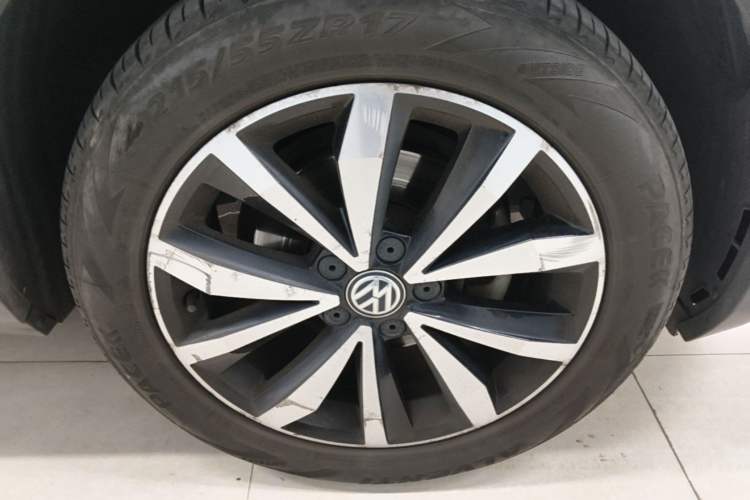 Used Volkswagen T-ROC 2018 280TSI DSG Two-Wheel-Drive Comfort Version China V Standard Right Front Wheel Hub