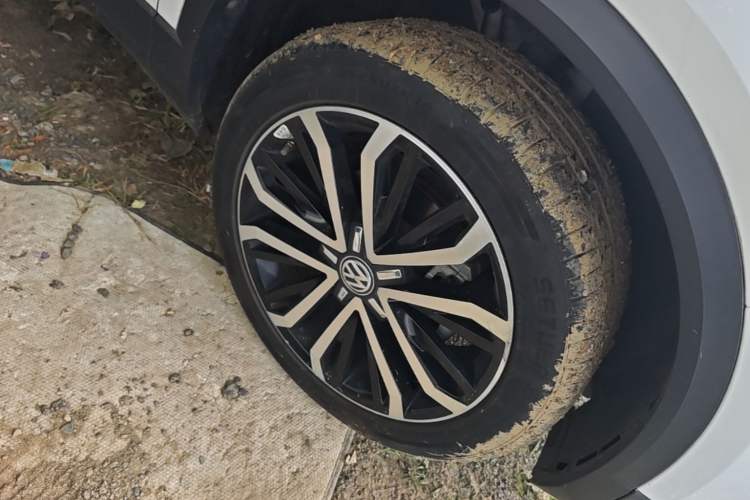 Used Volkswagen T-ROC 2018 280TSI DSG Two-Wheel-Drive Comfort Version China V Standard Right Front Wheel Hub