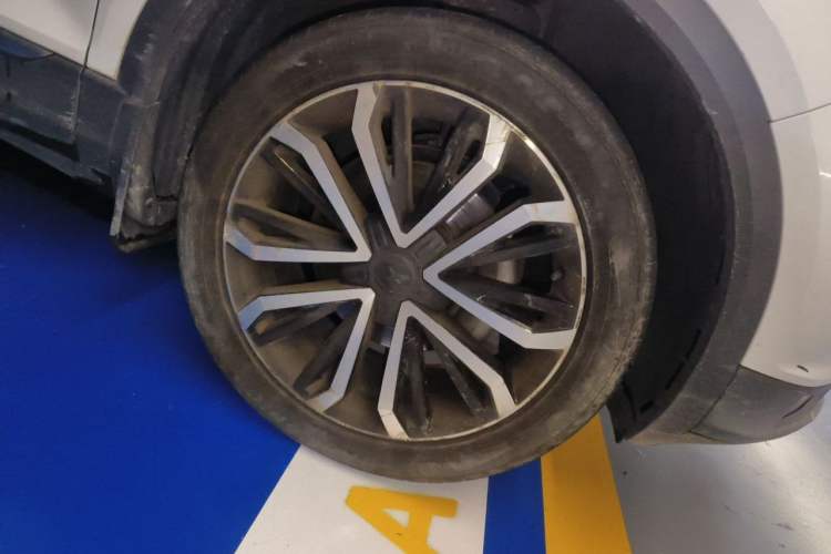 Used Volkswagen T-ROC 2018 280TSI DSG Two-Wheel Drive Comfort Version China VI Standard Right Front Wheel Hub