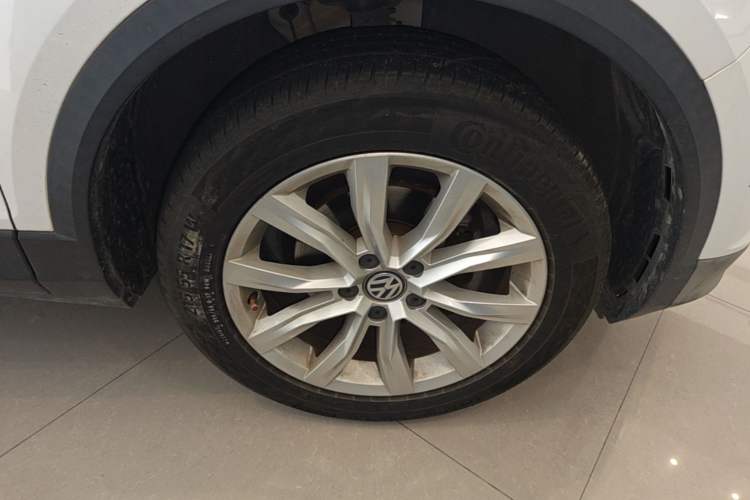 Used Volkswagen T-ROC 2018 230TSI DSG Two-Wheel Drive Advanced Version China V Standard Right Front Wheel Hub