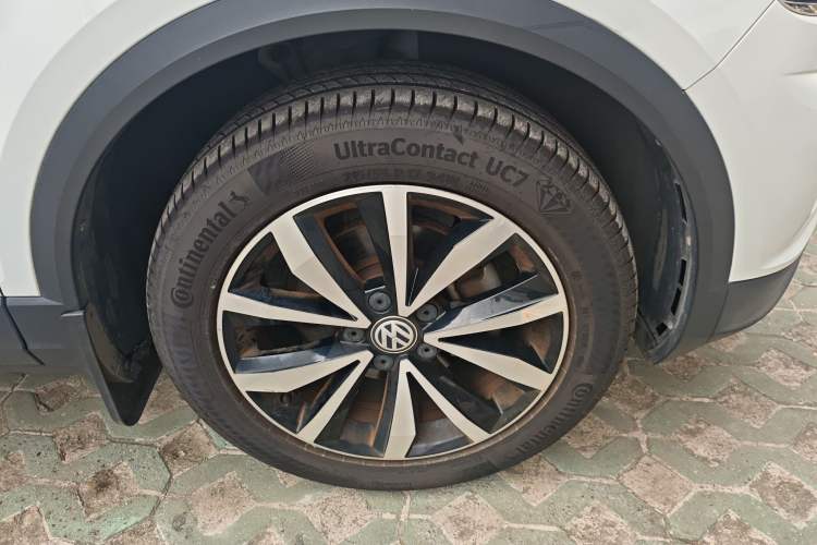 Used Volkswagen T-ROC 2018 280TSI DSG Two-Wheel-Drive Comfort Version China V Standard Right Front Wheel Hub