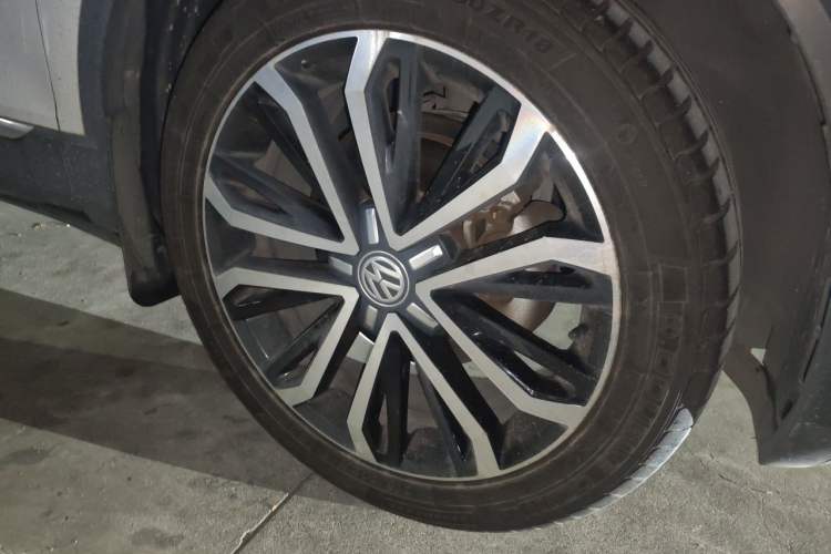 Used Volkswagen T-ROC 2018 280TSI DSG Two-Wheel-Drive Comfort Version China V Standard Right Front Wheel Hub