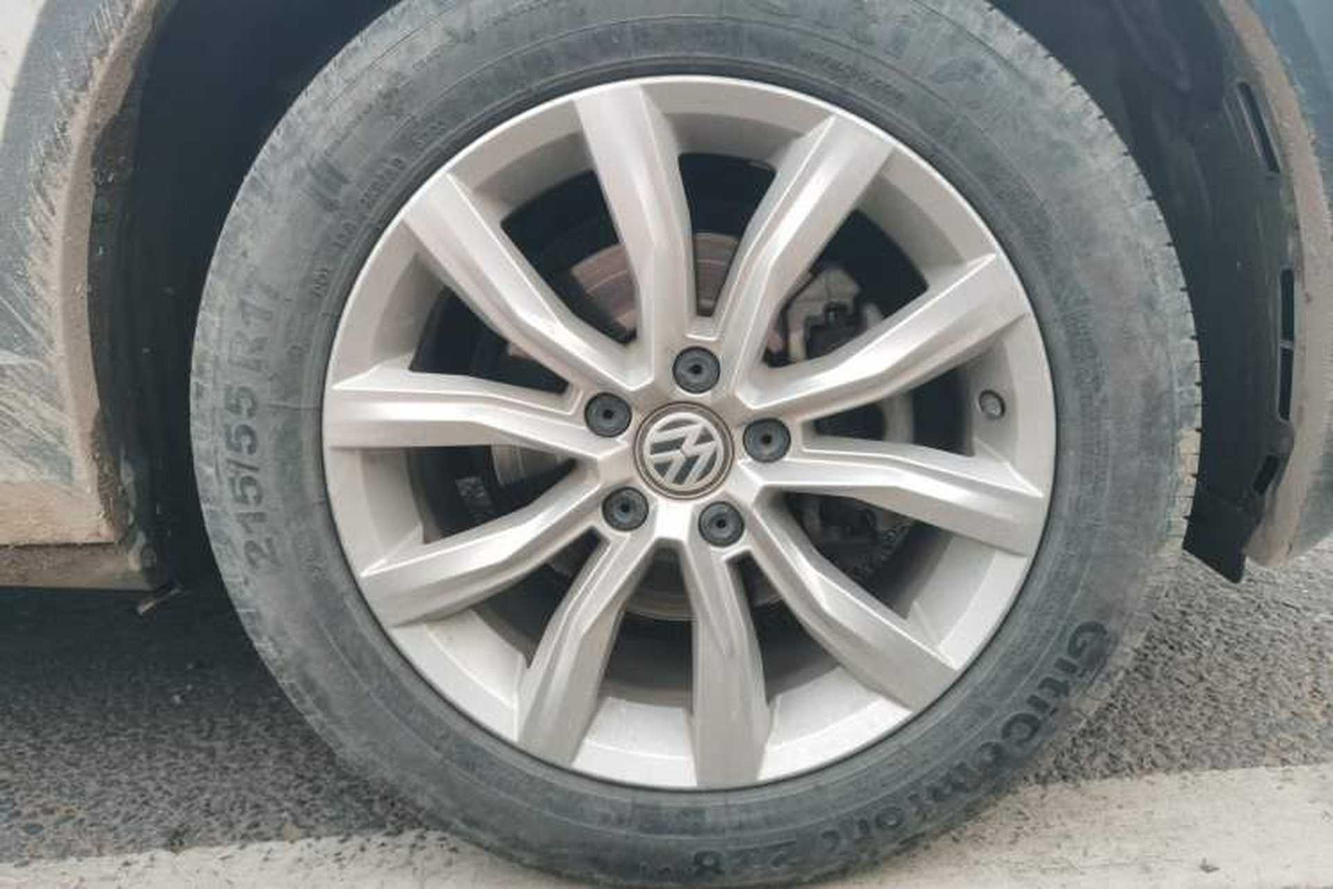 Used Volkswagen T-ROC 2018 280TSI DSG Two-Wheel Drive Advanced Version China V Emission Standard Right Front Wheel Hub
