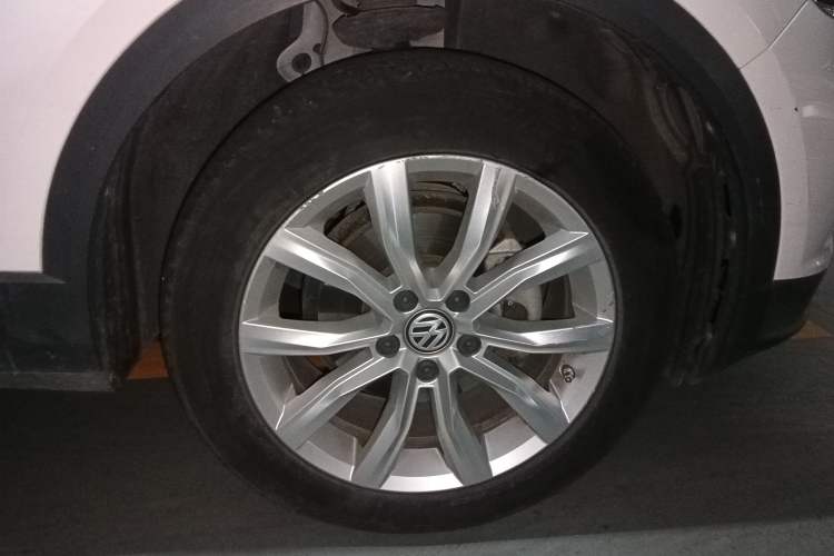 Used Volkswagen T-ROC 2018 230TSI DSG Two-Wheel Drive Advanced Version China V Standard Right Front Wheel Hub