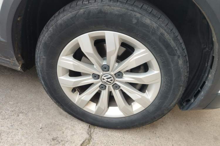 Used Volkswagen T-ROC 2018 230TSI DSG Two-Wheel Drive Fashion Edition China V Standard Right Front Wheel Hub