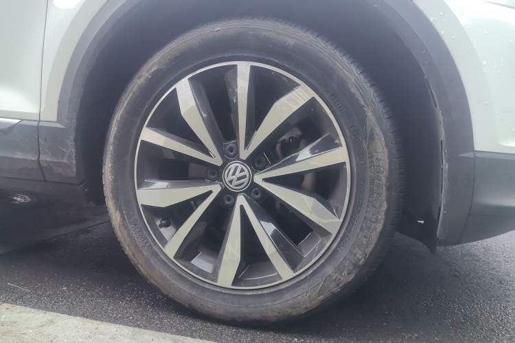 Used Volkswagen T-ROC 2018 280TSI DSG Four-Wheel Drive Comfort Version China V Standard Right Front Wheel Hub
