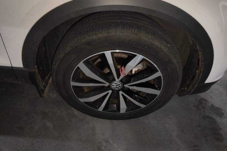 Used Volkswagen T-ROC 2018 280TSI DSG Two-Wheel-Drive Comfort Version China V Standard Right Front Wheel Hub
