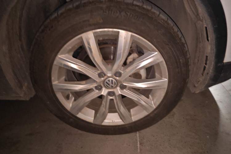 Used Volkswagen T-ROC 2018 230TSI DSG Two-Wheel Drive Advanced Version China V Standard Right Front Wheel Hub