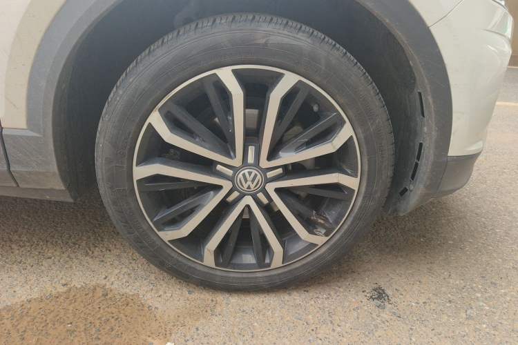 Used Volkswagen T-ROC 2018 280TSI DSG Two-Wheel Drive Luxury Version China VI Standard Right Front Wheel Hub
