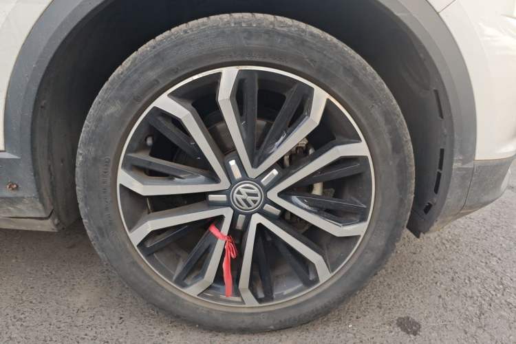 Used Volkswagen T-ROC 2018 280TSI DSG Two-Wheel-Drive Comfort Version China V Standard Right Front Wheel Hub