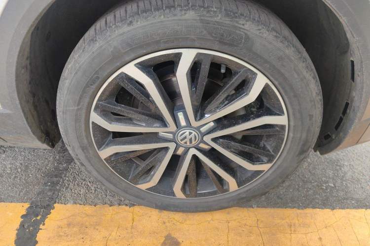 Used Volkswagen T-ROC 2018 280TSI DSG Two-Wheel-Drive Comfort Version China V Standard Right Front Wheel Hub