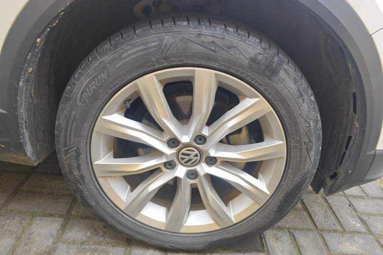 Used Volkswagen T-ROC 2018 230TSI DSG Two-Wheel Drive Advanced Version China V Standard Right Front Wheel Hub