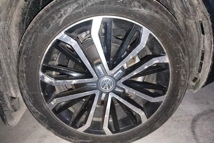Used Volkswagen T-ROC 2018 280TSI DSG Two-Wheel-Drive Comfort Version China V Standard Right Front Wheel Hub