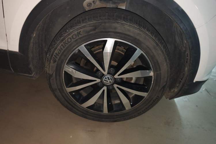 Used Volkswagen T-ROC 2018 280TSI DSG Two-Wheel-Drive Comfort Version China V Standard Right Front Wheel Hub