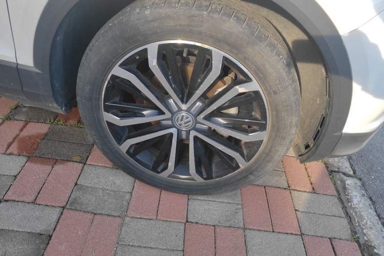 Used Volkswagen T-ROC 2018 280TSI DSG Two-Wheel-Drive Comfort Version China V Standard Right Front Wheel Hub