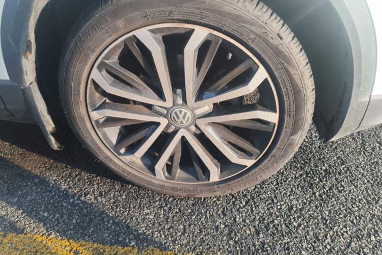 Used Volkswagen T-ROC 2018 280TSI DSG Two-Wheel-Drive Comfort Version China V Standard Right Front Wheel Hub