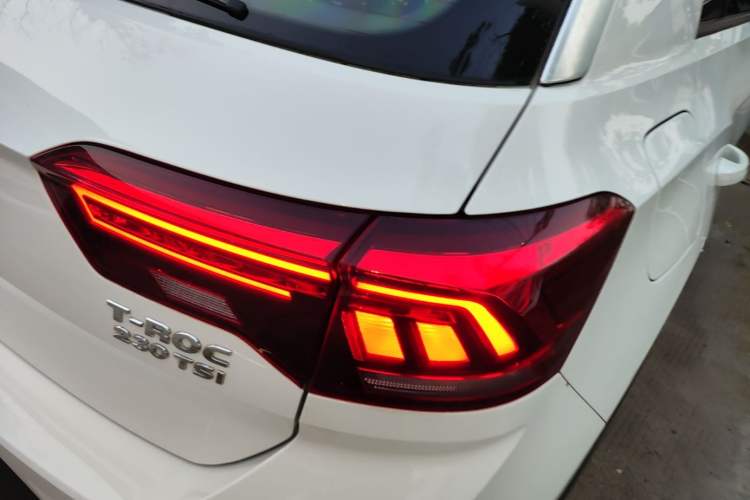 Used Volkswagen T-ROC 2018 230TSI DSG Two-Wheel Drive Advanced Version China VI Standard Right Rear Taillight