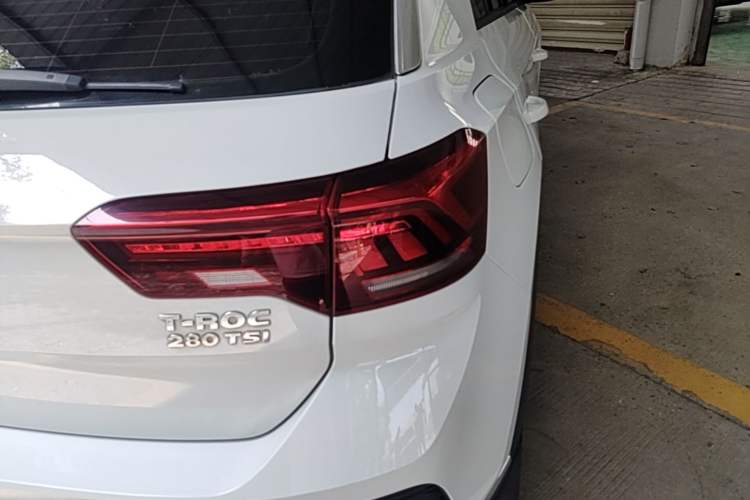 Used Volkswagen T-ROC 2018 280TSI DSG Two-Wheel-Drive Comfort Version China V Standard Right Rear Taillight