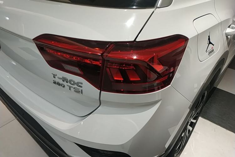 Used Volkswagen T-ROC 2018 280TSI DSG Two-Wheel-Drive Luxury Version China V Emission Standard Right Rear Taillight