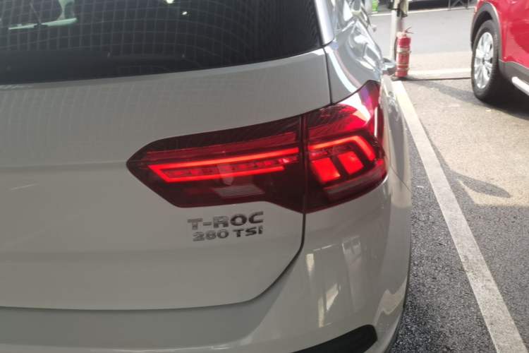 Used Volkswagen T-ROC 2018 280TSI DSG Two-Wheel Drive Advanced Version China V Emission Standard Right Rear Taillight